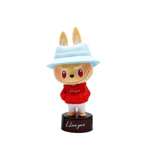 Figurine Labubu Vacation Fit – Collection Coca-Cola : L’Essence des Vacances d’Été !