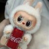 Blind Box Labubu Vinyl Face – Collection Coca-Cola : L’Expérience Collector Pleine de Mystère – Image 5