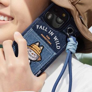 Coque Labubu Fall In Wild avec Lanière | iPhone 14 Pro Max & 15 Pro Max
