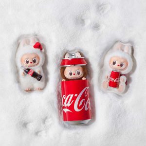 Blind Box Labubu Vinyl Face – Collection Coca-Cola : L’Expérience Collector Pleine de Mystère