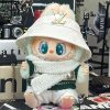 Labubu Hiver Blanc – Look Louis Vuitton Neig