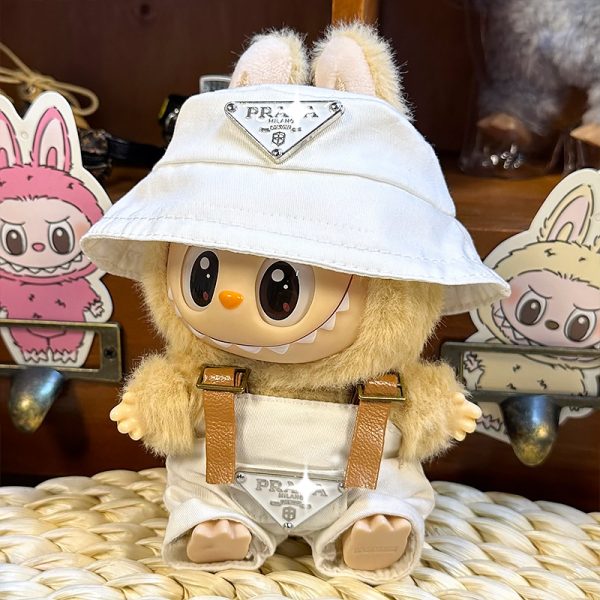 Labubu Look Urbain Édition Blanche Casual