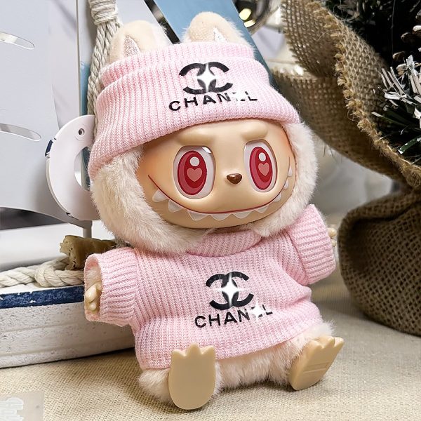 Labubu Rose Passion Look Doux et Charmant