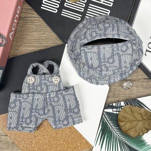 Ensemble Gris Tissé pour Labubu Sobriété, Douceur et Élégance