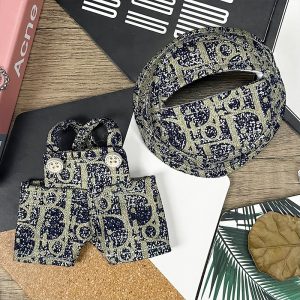 Ensemble Kaki & Bleu Nuit pour Labubu Esprit Aventure et Bonne Humeur