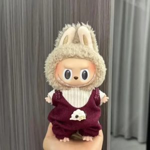 Costume Mouton Douceur pour Figurine Labubu – Édition Bordeaux Cocoon