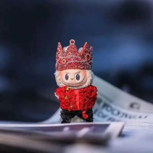 Costume Couronne Royale pour Figurine Labubu – Édition Roses Rubis