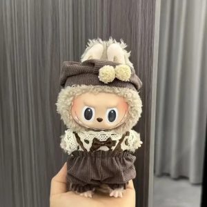 Costume Brun Élégant à Pompons pour Figurine Labubu – Édition Tricot Vintage