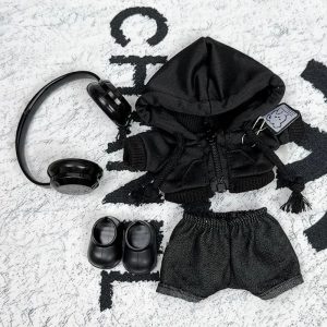 Tenue Labubu 17 cm – Ensemble Streetwear Noir avec Hoodie Zippé, Short, Casque et Chaussures