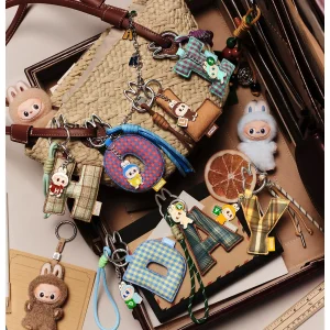 Pendentif Labubu OMG! – Pin for Love Series | Édition Secrète Ultra Rare en Blind Box (N–Z)