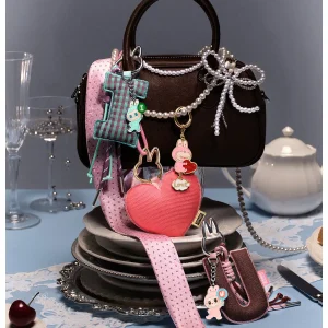 Pendentif Labubu OMG! – Pin for Love Series | Édition Secrète Ultra Rare en Blind Box (N–Z)